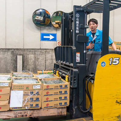 石橋青果　市場事業部　岡林 駿